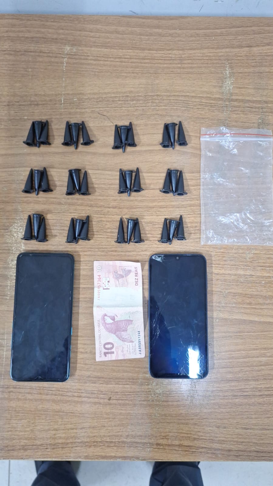 Casal é preso por tráfico de drogas no Hilda Mandarino