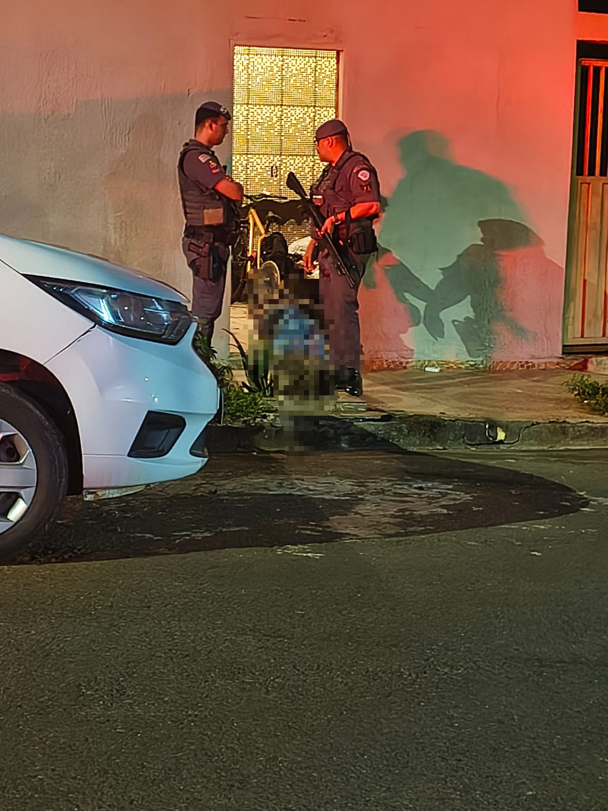 Homem é morto a tiros no bairro Porto Real.