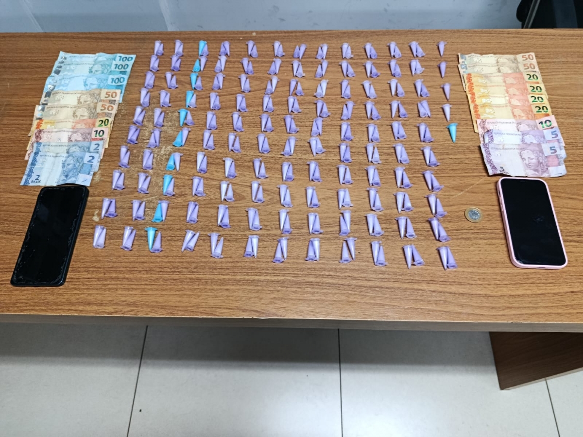 PM prende duas mulheres por tráfico de drogas no bairro São José