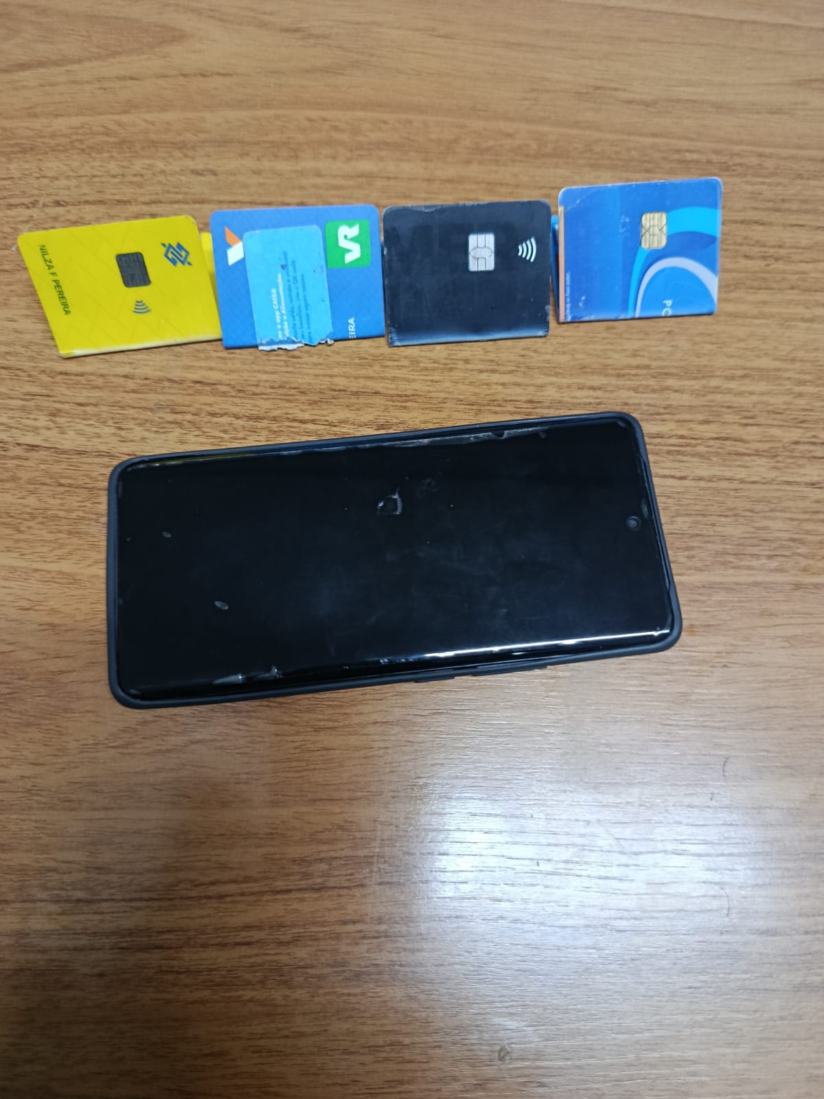Idosa tem cartões e celular furtado em agência  bancária, em Araçatuba