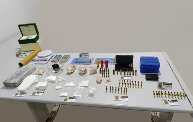Foi apoiar amiga em uma ocorrência e ficou presa por tráfico de drogas
