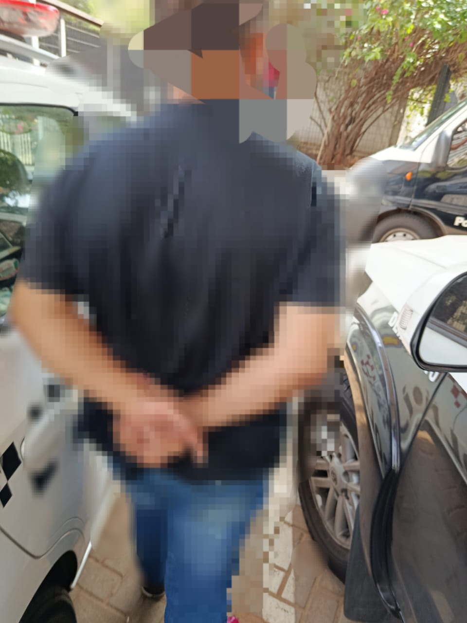 Homem é preso após furtar supermercado.