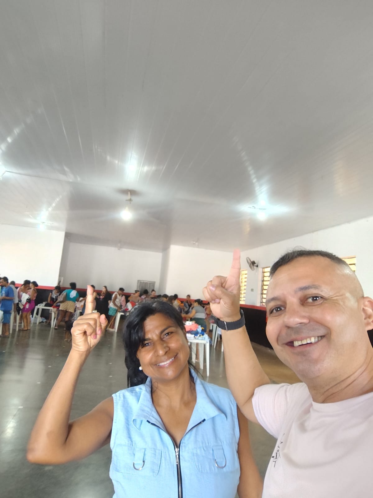 Bazar gratuito mobiliza a cidade de Santo Antônio do Aracanguá