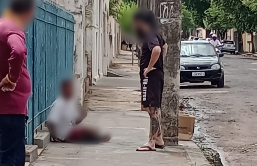 Homem invade casa e se esconde embaixo da cama enquanto fugia da polícia