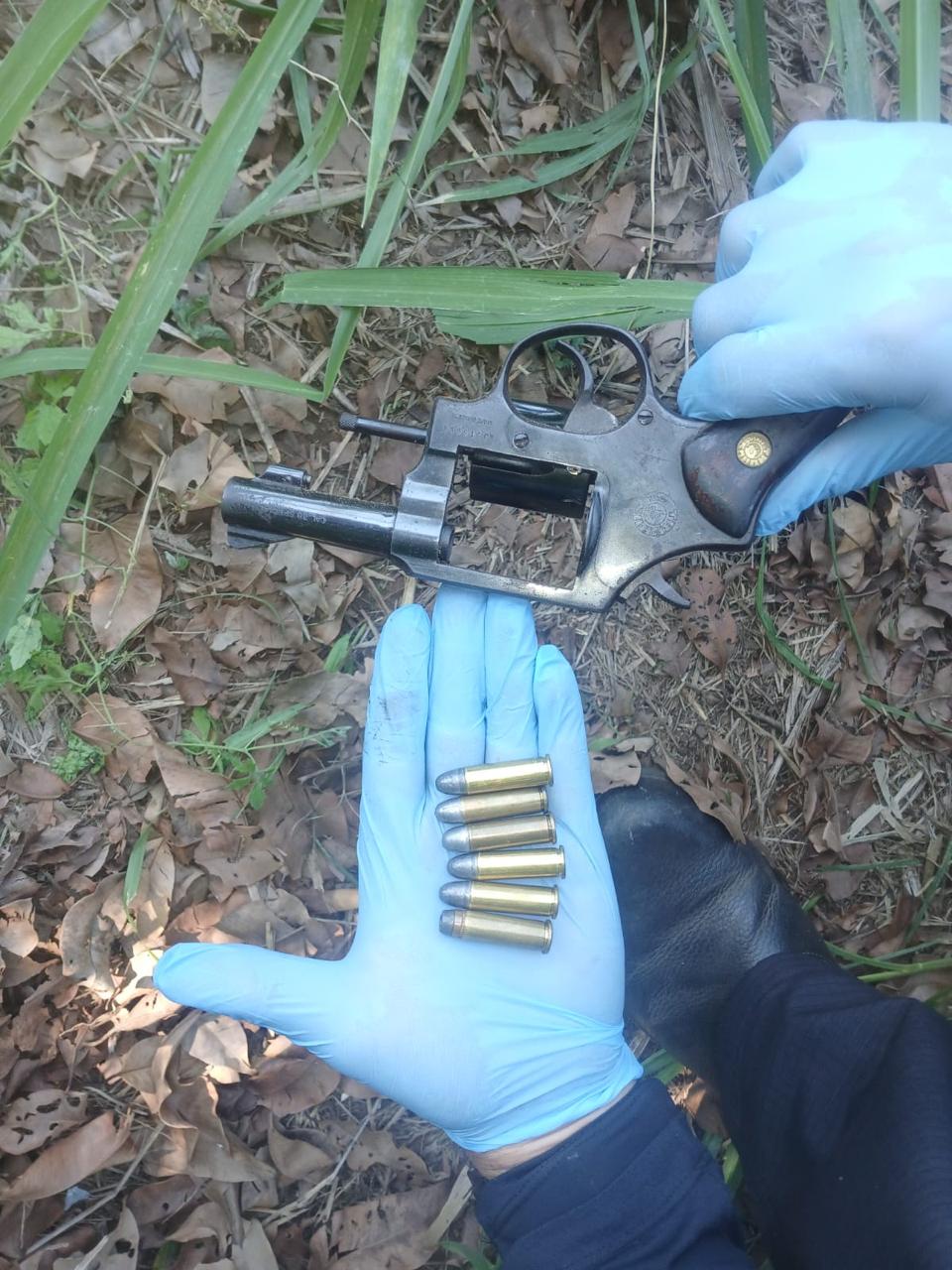 Polícia Militar prende homem por porte ilegal de arma de fogo em Glicério.