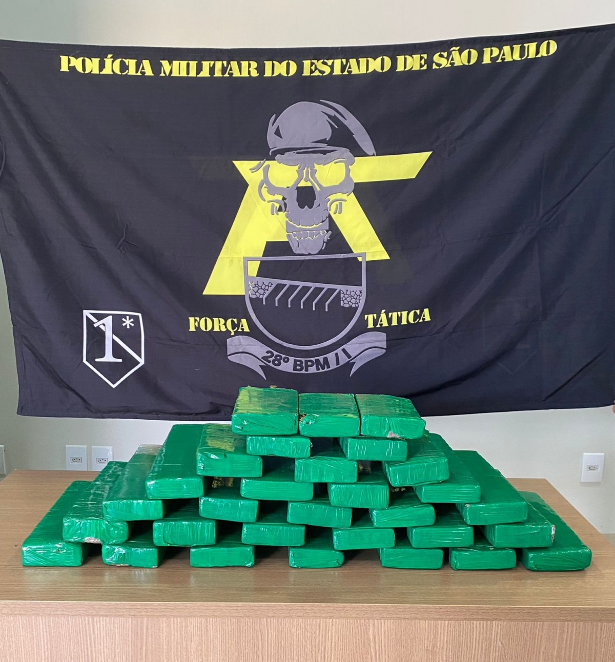 Força Tática apreende 22 quilos de maconha e dois traficantes em Andradina