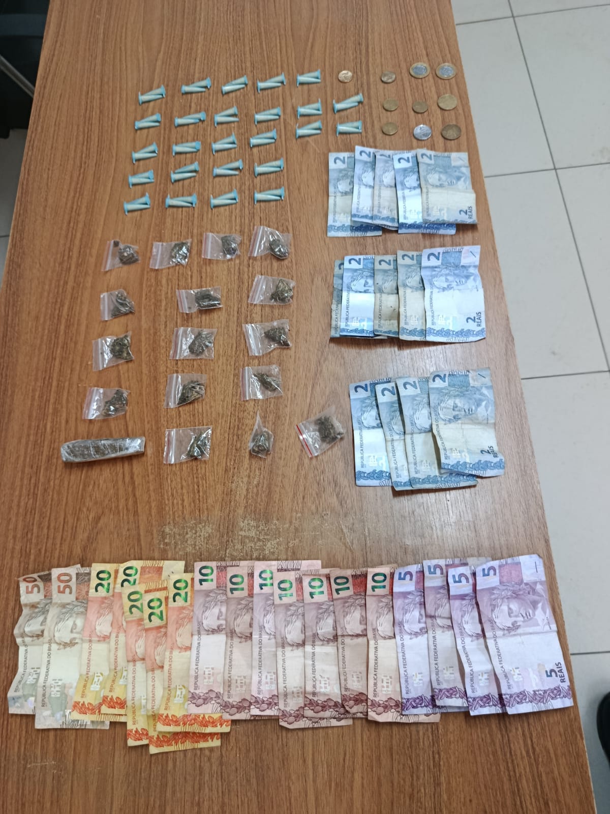 Polícia militar apreende monor por tráfico de drogas no bairro Beatriz