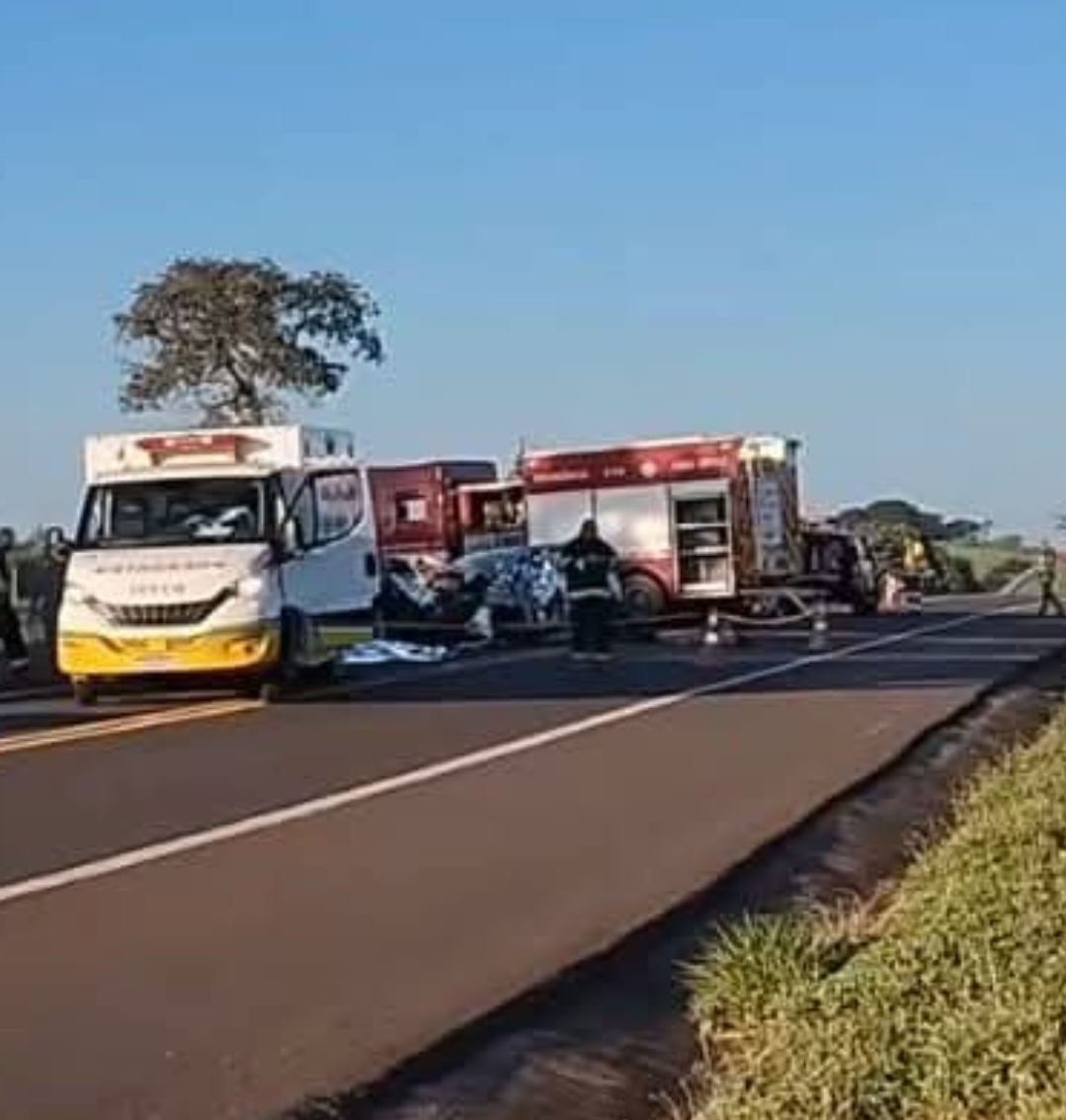 Quatro pessoas morrem em acidente em Avanhandava