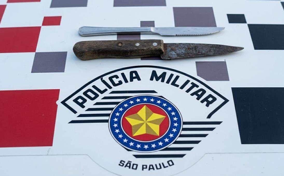Homem agride duas crianças e tenta matar a própria tia a facadas