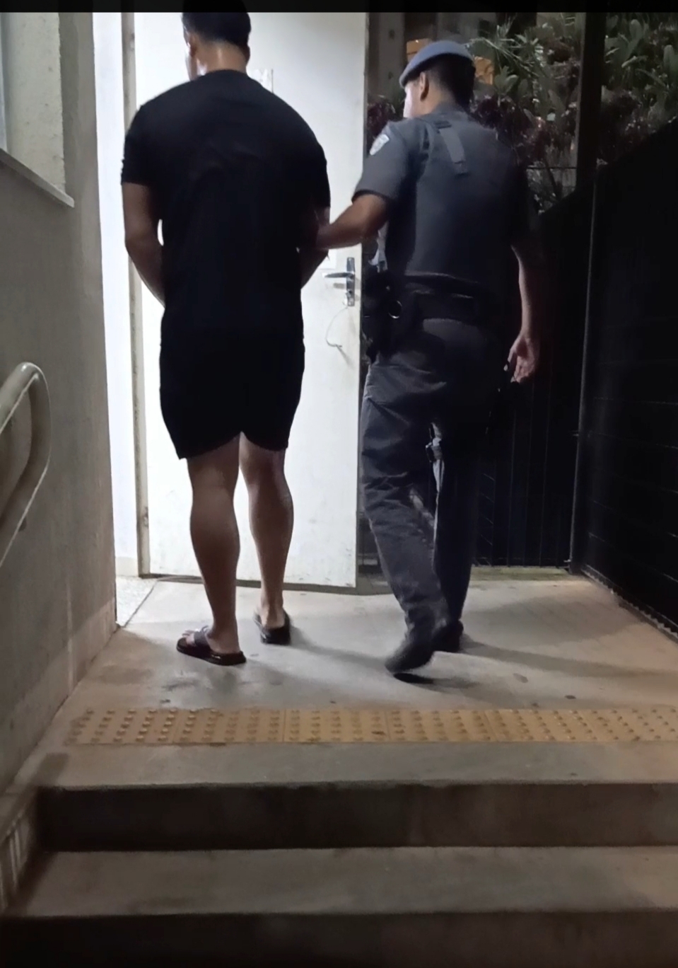 Mais um procurado pela justiça é preso no município de Valparaíso.