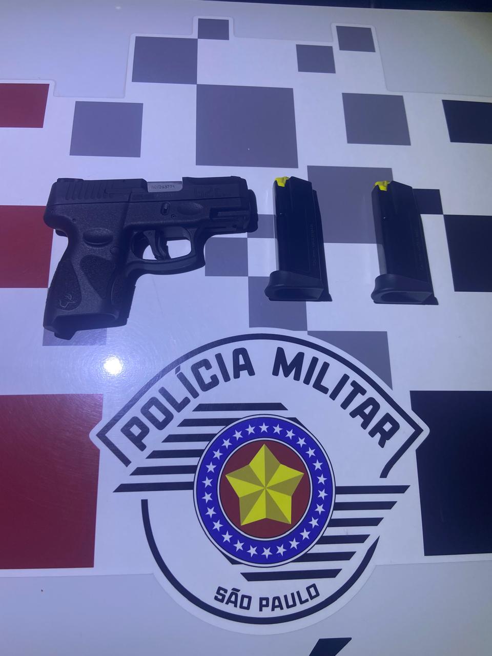 Homem faz disparos de arma de fogo no interior de Condomínio Residencial na Área Rural.